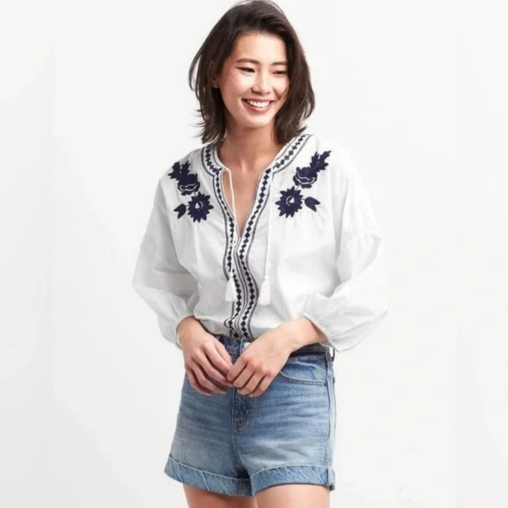 Gap Embroidered Peasant Blouse